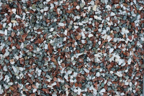  Мраморная крошка (щебень крошка микс: белый-зеленый-розовый) фр. 5-10 мм  купить  в Краснодаре мрамор белый, зеленый, розовый, разноцветный, молочный декоративная ландшафтная мраморная крошка 9500 руб/т   фото 