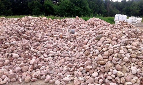  Розовый валунчик фр.100-300 мм.  купить в Краснодаре крупный природный камень розовый, серый молочный красный речной галечник природный 7850 руб/т   фото 