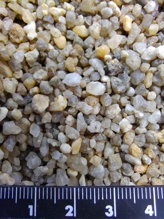 Кварцевый песок для площадок фр. 2-5 мм.  купить в Краснодаре фото 