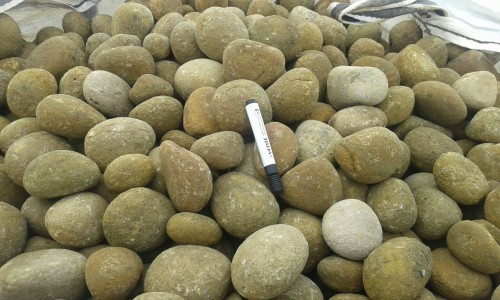  Песчаник ядра, фр. 100-300 мм  купить в Краснодаре песчаник бежевый серый рыжий речная галька 5 000 руб/т   фото 