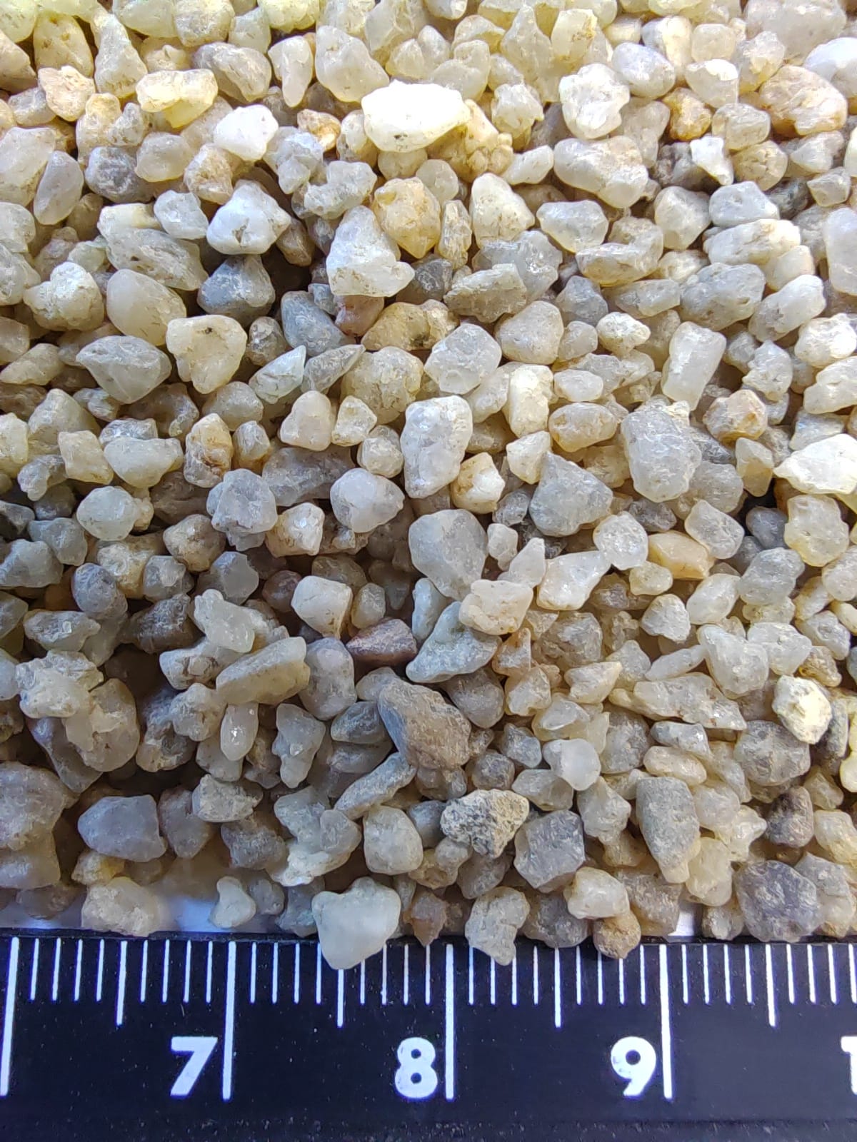 Кварцевый песок для водоподготовки фр. 1,6-3 мм.  купить в Краснодаре фото 