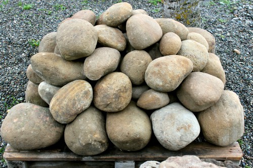 Песчаник ядра, фр. 100-300 мм  купить в Краснодаре песчаник бежевый серый рыжий речная галька 5 000 руб/т   фото 