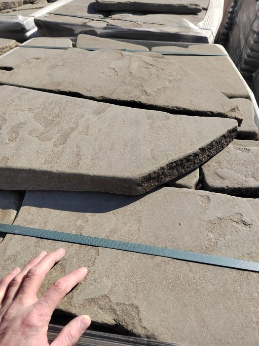  Песчаник пластушка галтованная серо-зеленая (3,0 см)  купить  в Краснодаре песчаник серо-зеленый песчаник 12000 руб/м3   фото 