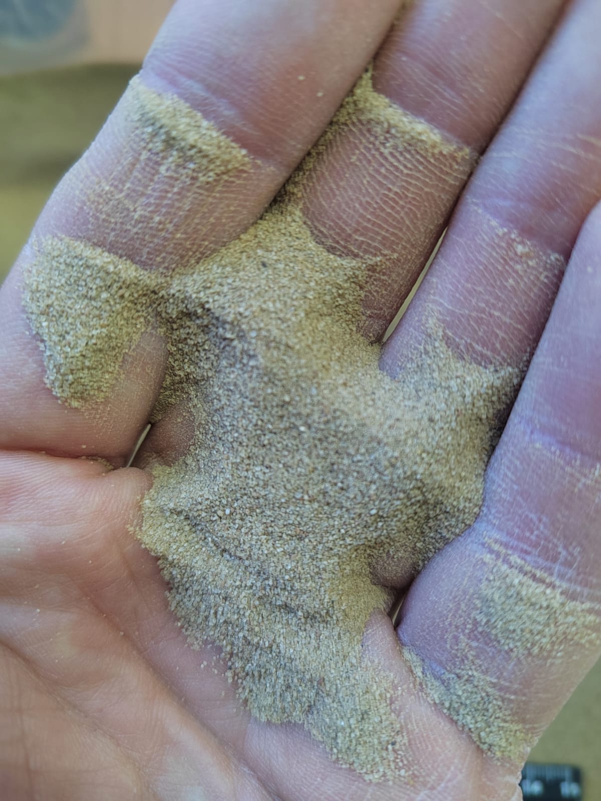 Кварцевый песок для площадок фр. 0,1-0,5 мм.  купить в Краснодаре фото 