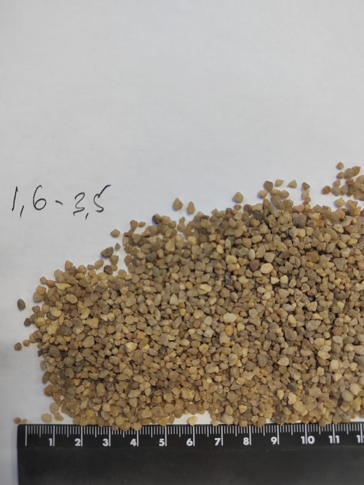 Кварцевый песок сухой фракцинированный фр. 1,6-4 мм.  купить в Краснодаре фото 