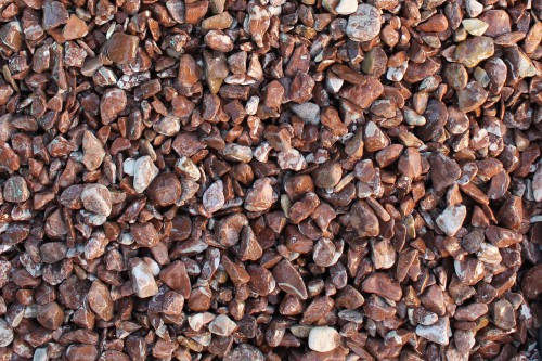 Розовая мраморная галька (щебень галтованный розовый) фр.40-70 мм.  купить  в Краснодаре мрамор розовый, красный галтовка мраморная щебня 13500 руб/т   фото 