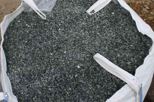  Щебень крошка зеленый (змеевик) фр. 10-20 мм.  купить  в Краснодаре змеевик зеленый, салатовый декоративная ландшафтная каменная крошка щебня 7 200 руб/т   фото 