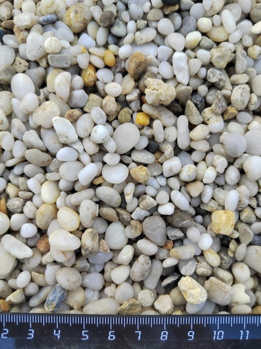 Галька крымская жемчужная фр. 5-10 мм.  купить с доставкой в Краснодару фото 