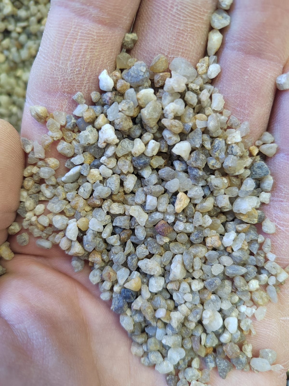 Кварцевый песок сухой фракцинированный фр. 1,6-4 мм.  купить в Краснодаре фото 