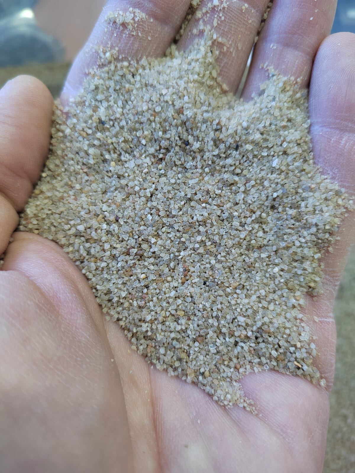 Кварцевый песок для площадок фр. 0,3 - 1 мм.  купить в Краснодаре фото 