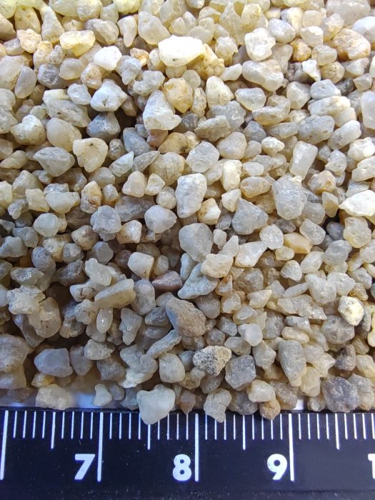 Кварцевый песок для водоподготовки фр. 1,6-3 мм.  купить в Краснодаре фото 