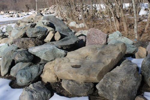  Гранит скальник (серо-зеленый) фр. 500-1500 мм.  купить в Краснодаре гранит мрамор  серый зеленый темно-серый глыба скальная колотая ландшафтная 7 500 руб/т   фото 