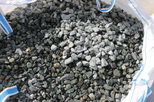  Щебень крошка зеленый (змеевик) фр. 20-40 мм.  купить  в Краснодаре мрамор зеленый, салатовый ландшафтная мраморная крошка 7 200 руб/т   фото 