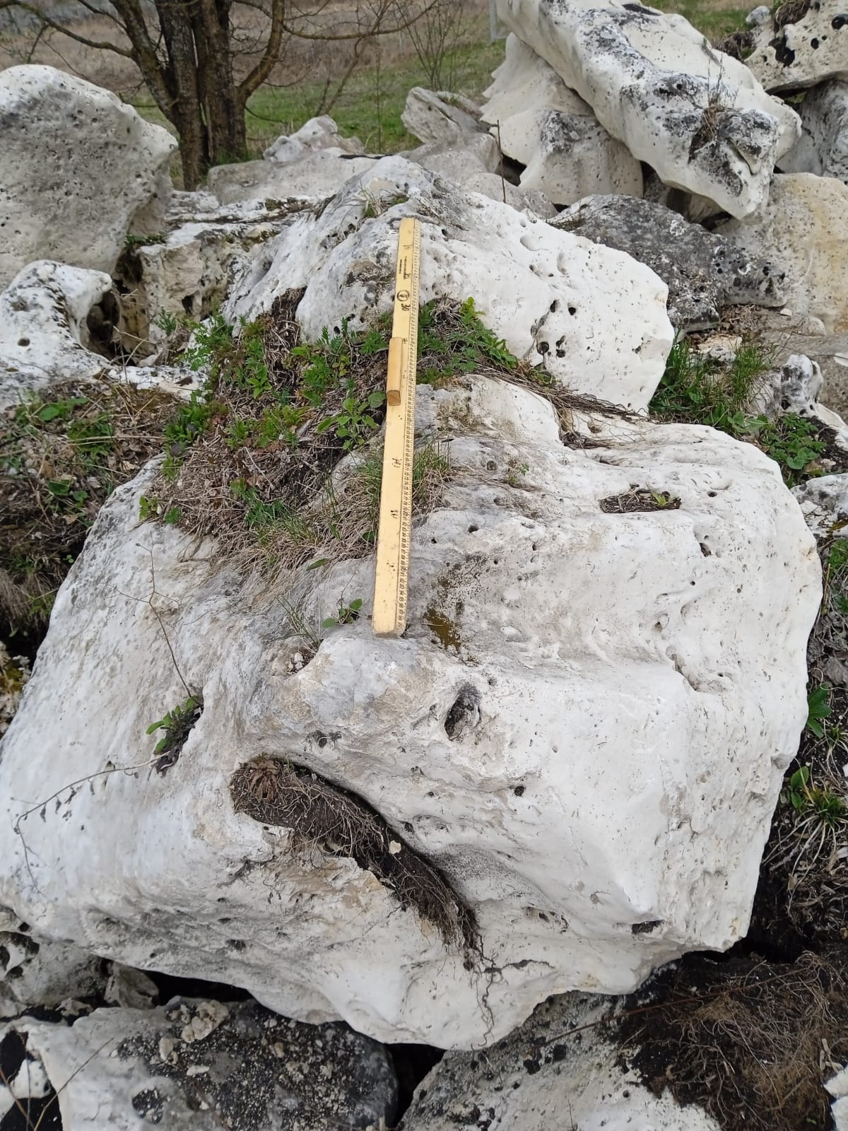  Выветренный известняк (степной) фр. 500-1500 мм.  купить в Краснодаре    8 500 руб/т   фото 