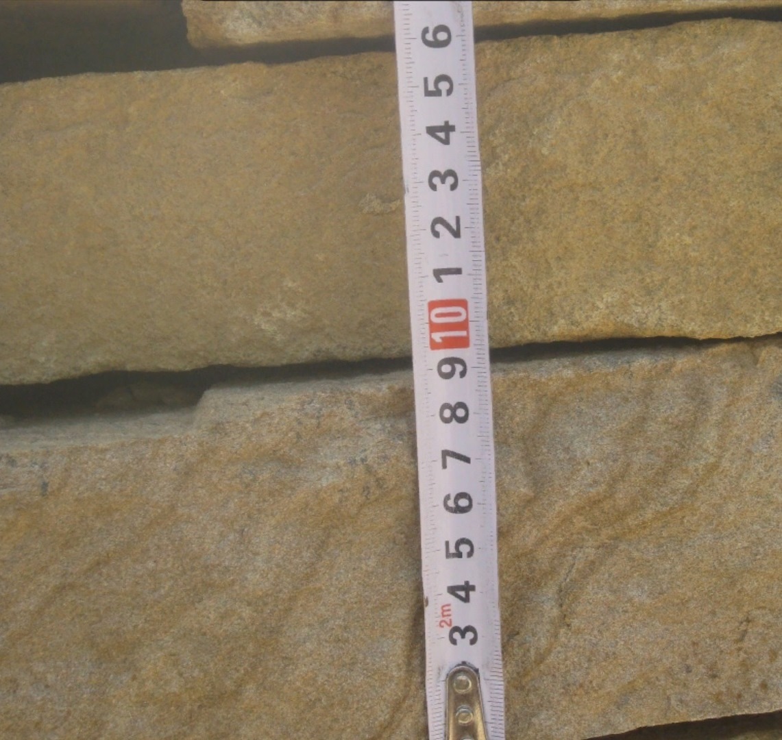 Песчаник пластушка желтый с рисунком (7-15 см)  купить  в Краснодаре плитняк - пластушка - бут желтый песчаник 8 000 руб/м3   фото 