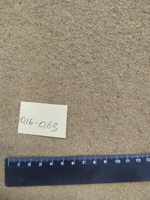 Кварцевый песок для площадок фр. 0,16-0,63 мм.  купить в Краснодаре фото 