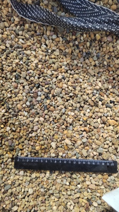  Галька окат (серо-желтая) фр.5-10 мм. купить   в Краснодаре галька речная рыжий, желтый, рыжий, серо-желтый речная окатанная галька декоративная 4000 руб/т   фото 