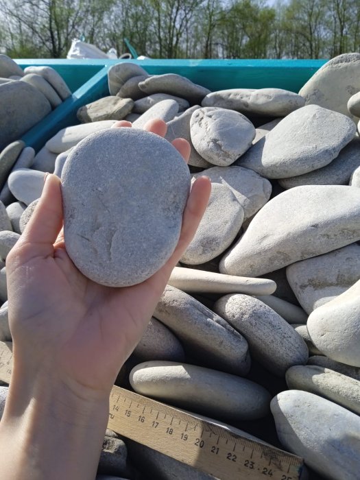 Галька черноморская фр. 100-150 мм.  купить с доставкой в Краснодару фото 