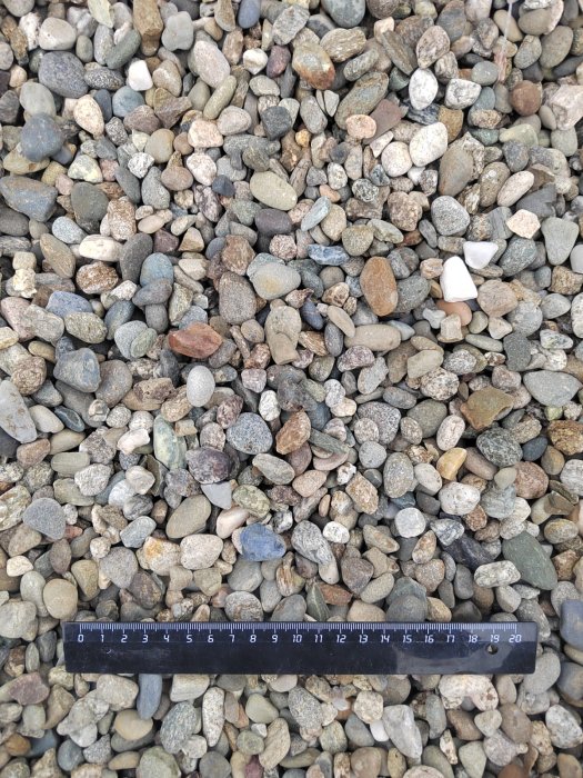  Галька речная окат (серая) фр.10-20 мм купить   в Краснодаре галька речная серая, серый, темно-серый, светло-серый, коричневый ландшафтная декоративная речная окатанная округлая галька 4000 руб/т   фото 