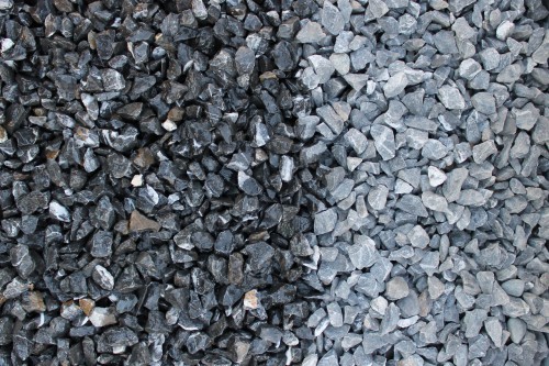  Щебень крошка черный (мрамор) фр. 10-20 мм.  купить  в Краснодаре мрамор черный с белыми прожилками, черный, белый каменная ландшафтная декоративная крошка щебня 9000 руб/т   фото 