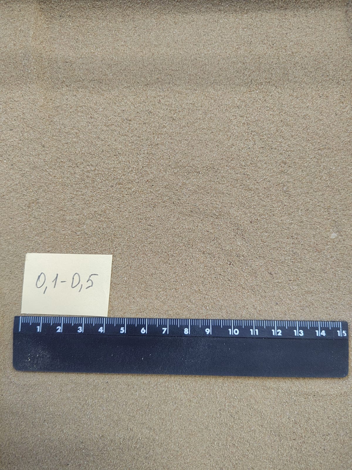 Кварцевый песок для площадок фр. 0,1-0,5 мм.  купить в Краснодаре фото 