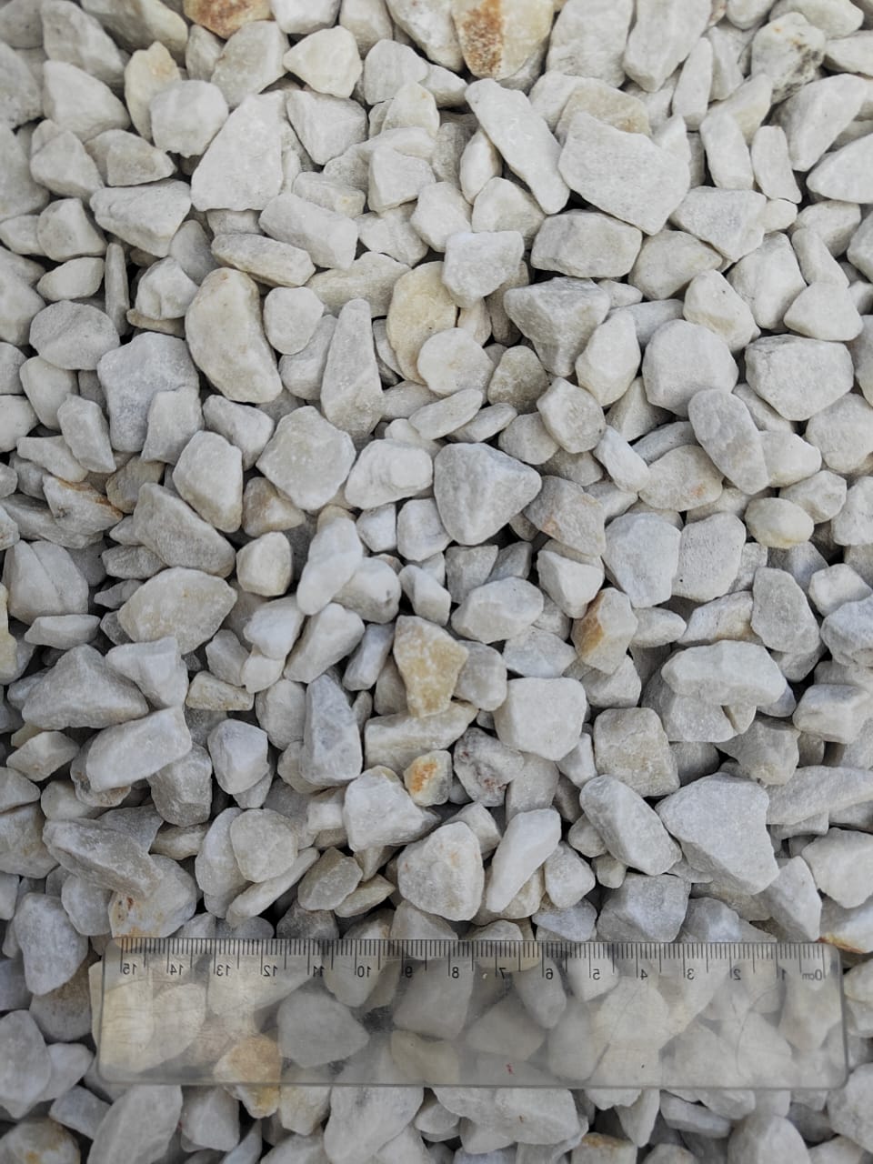  Мраморная крошка, щебень, цвет-белый, фр. 10-20 мм.  купить  в Краснодаре мрамор белый, молочный айвори каменная ландшафтная декоративная крошка шебня 9500 руб/т   фото 