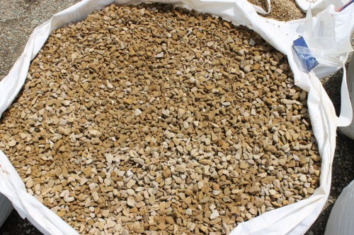  Щебень крошка желтый (песчаник) фр. 10-20 мм.  купить  в Краснодаре песчаник бежевый, серый, рыжий декоративный ландшафтный щебень колотый 7 200 руб/т   фото 