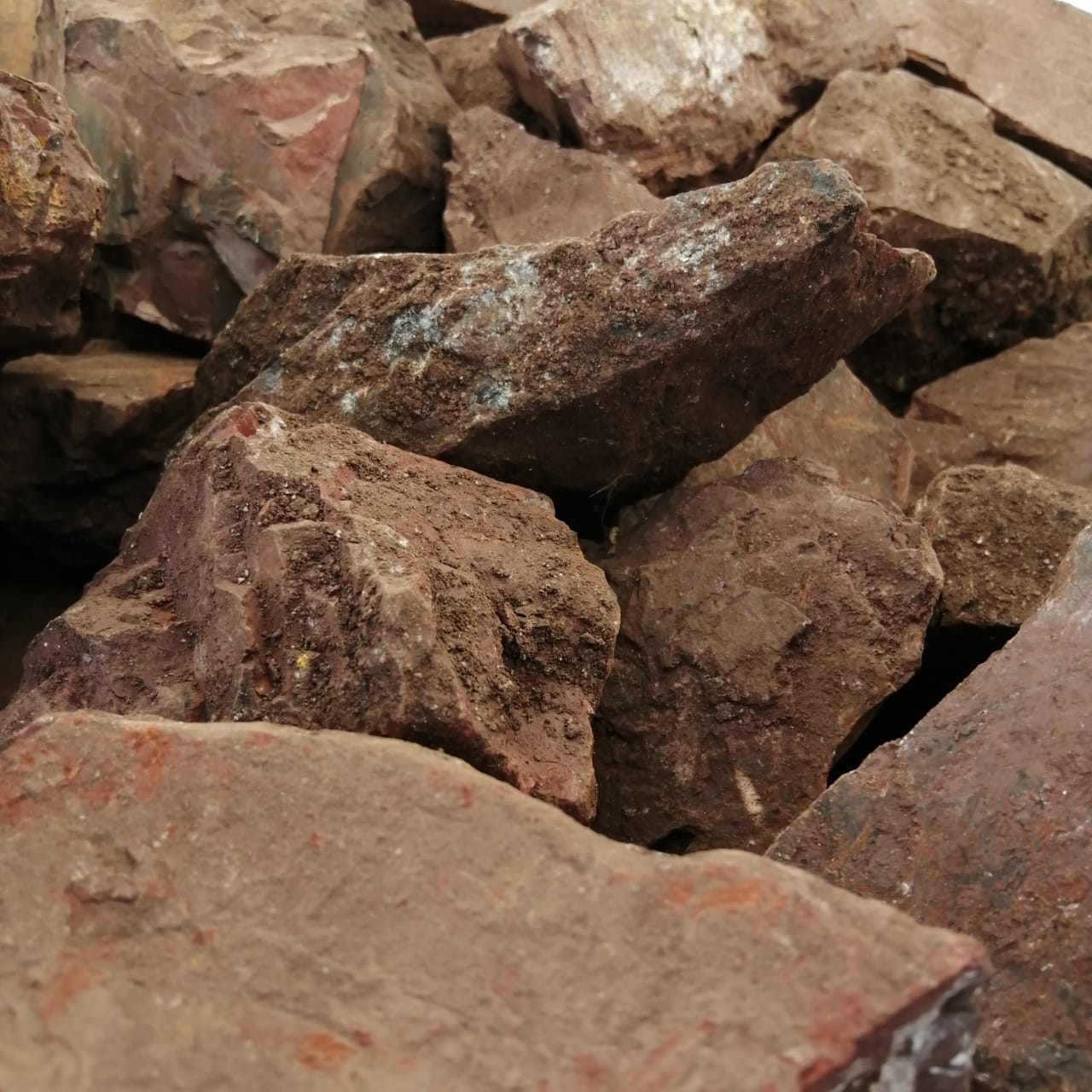 фото Яшма красная  (фр. 70-100 мм)  купить в Краснодаре в интернет-портале 