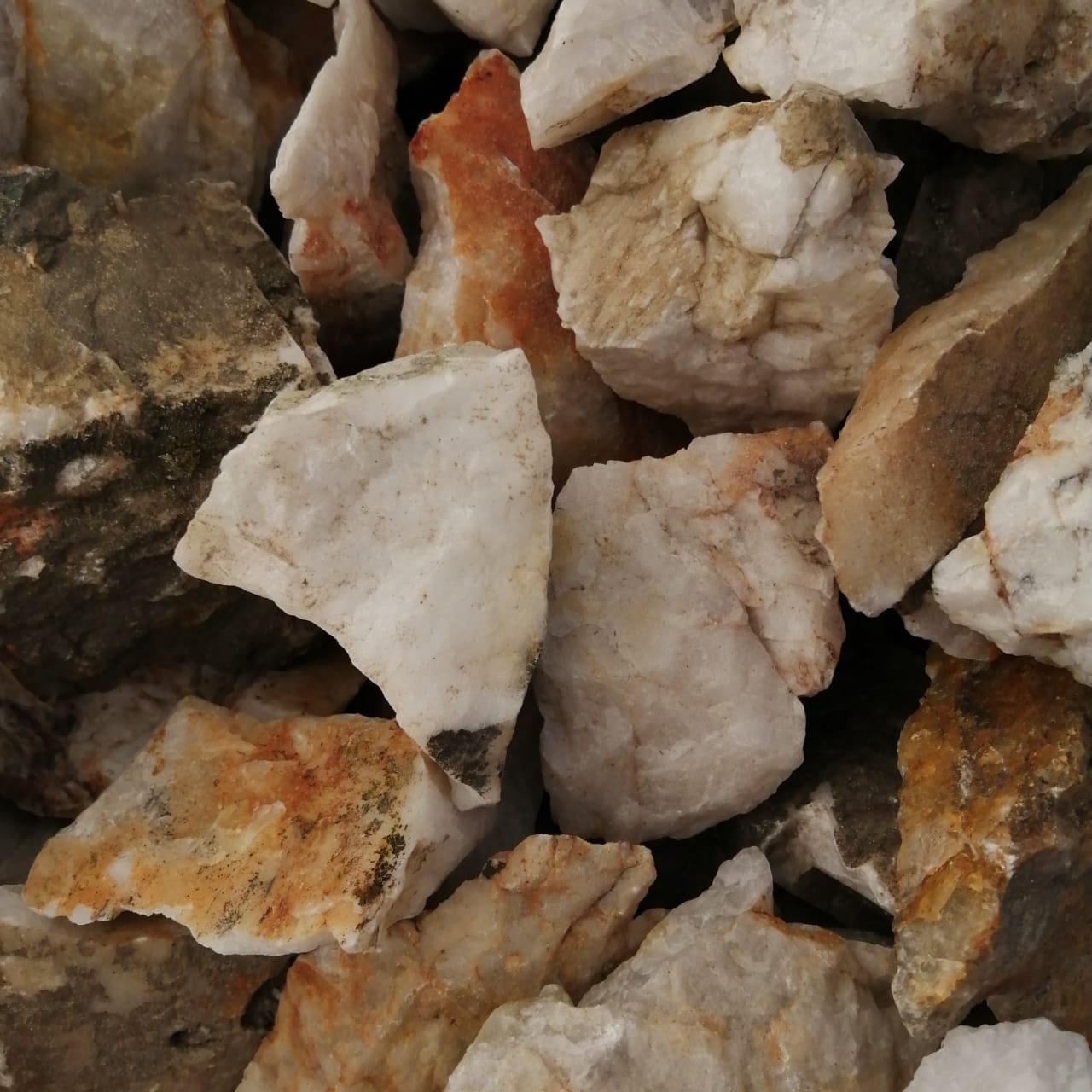 фото Кварц ( фр. 70-100 мм)  купить в Краснодаре в интернет-портале 