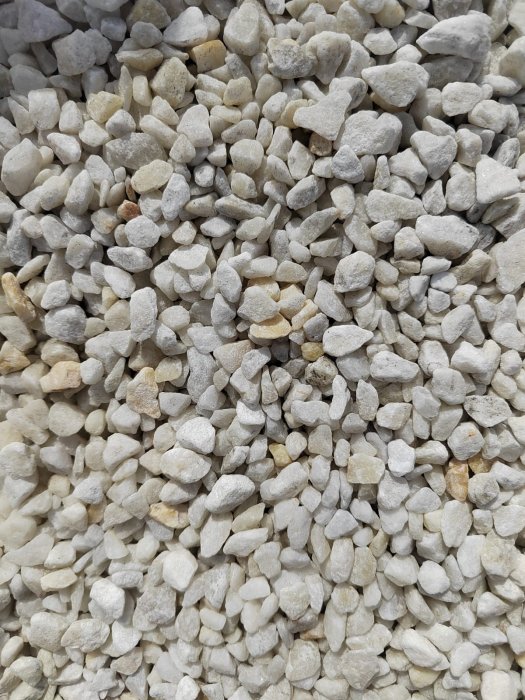  Мраморная крошка, щебень, цвет-белый, фр. 5-10 мм.  купить  в Краснодаре мрамор белый, айвори, молочный мраморная каменная крошка ландшафтная 9500 руб/т   фото 