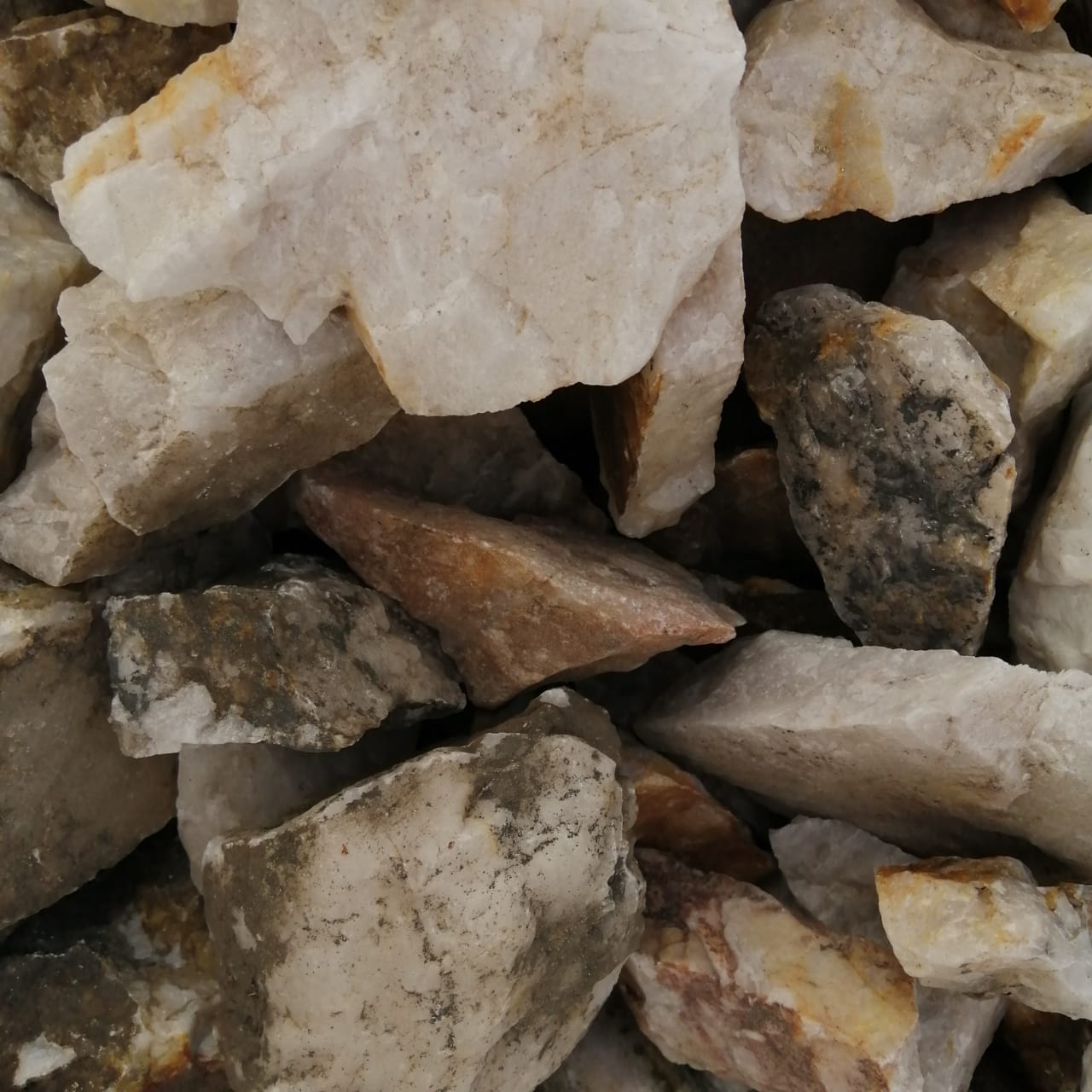 фото Кварц ( фр. 70-100 мм)  купить в Краснодаре в интернет-портале 