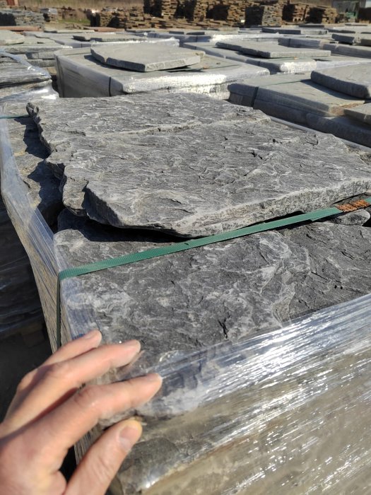  Песчаник галтованный для облицовки (фр. 2-5 см)  купить  в Краснодаре песчник рыжий желтый серый песчаник окатанный речной 6 000 руб/т   фото 