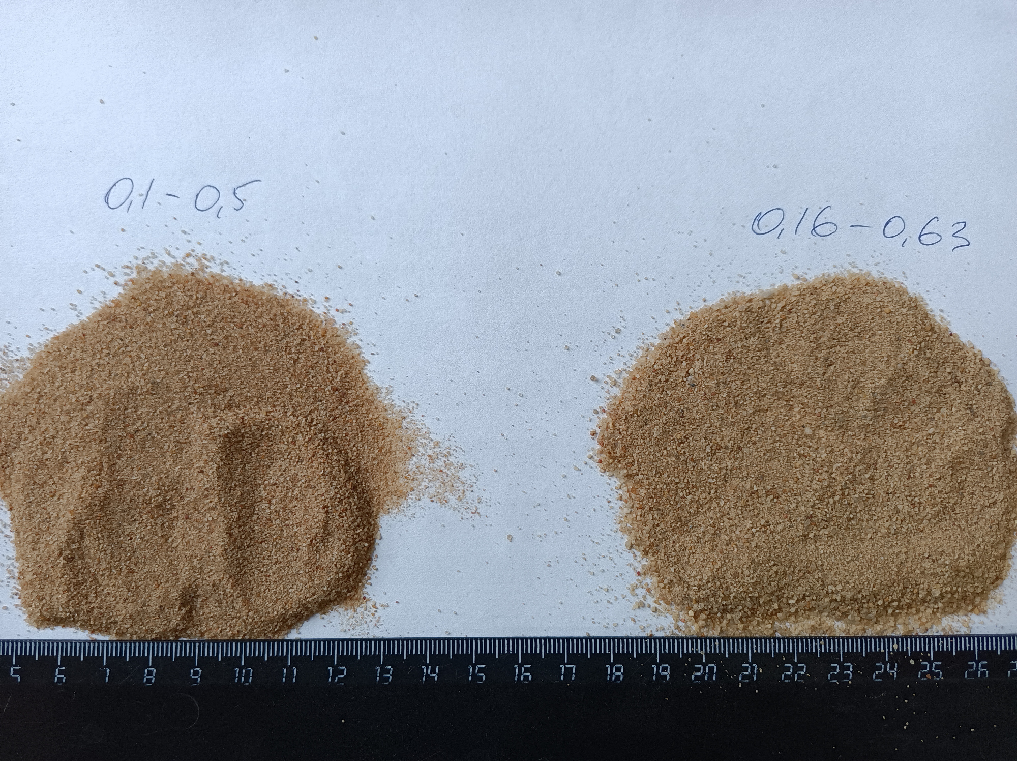 Кварцевый песок для площадок фр. 0,16-0,63 мм.  купить в Краснодаре фото 