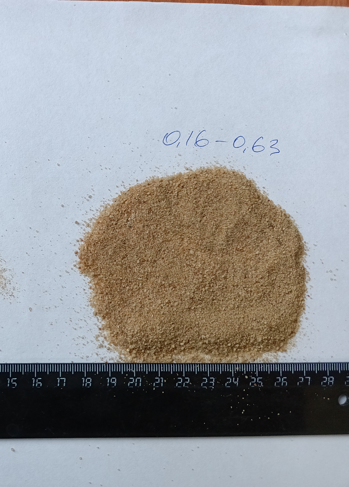 Кварцевый песок для площадок фр. 0,16-0,63 мм.  купить в Краснодаре фото 